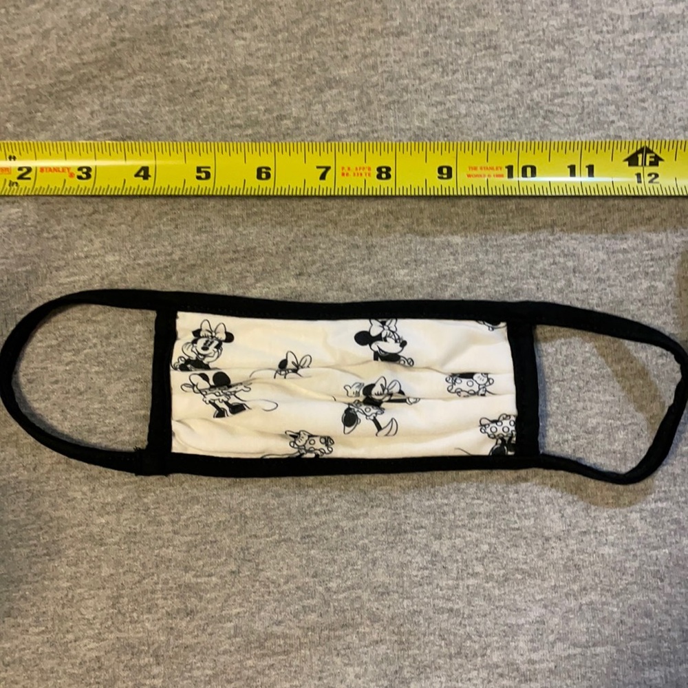 Disney Minnie Mouse mask